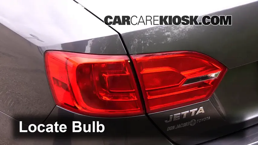 2014 Volkswagen Jetta SE 1.8L 4 Cyl. Turbo Sedan (4 Door) Lights